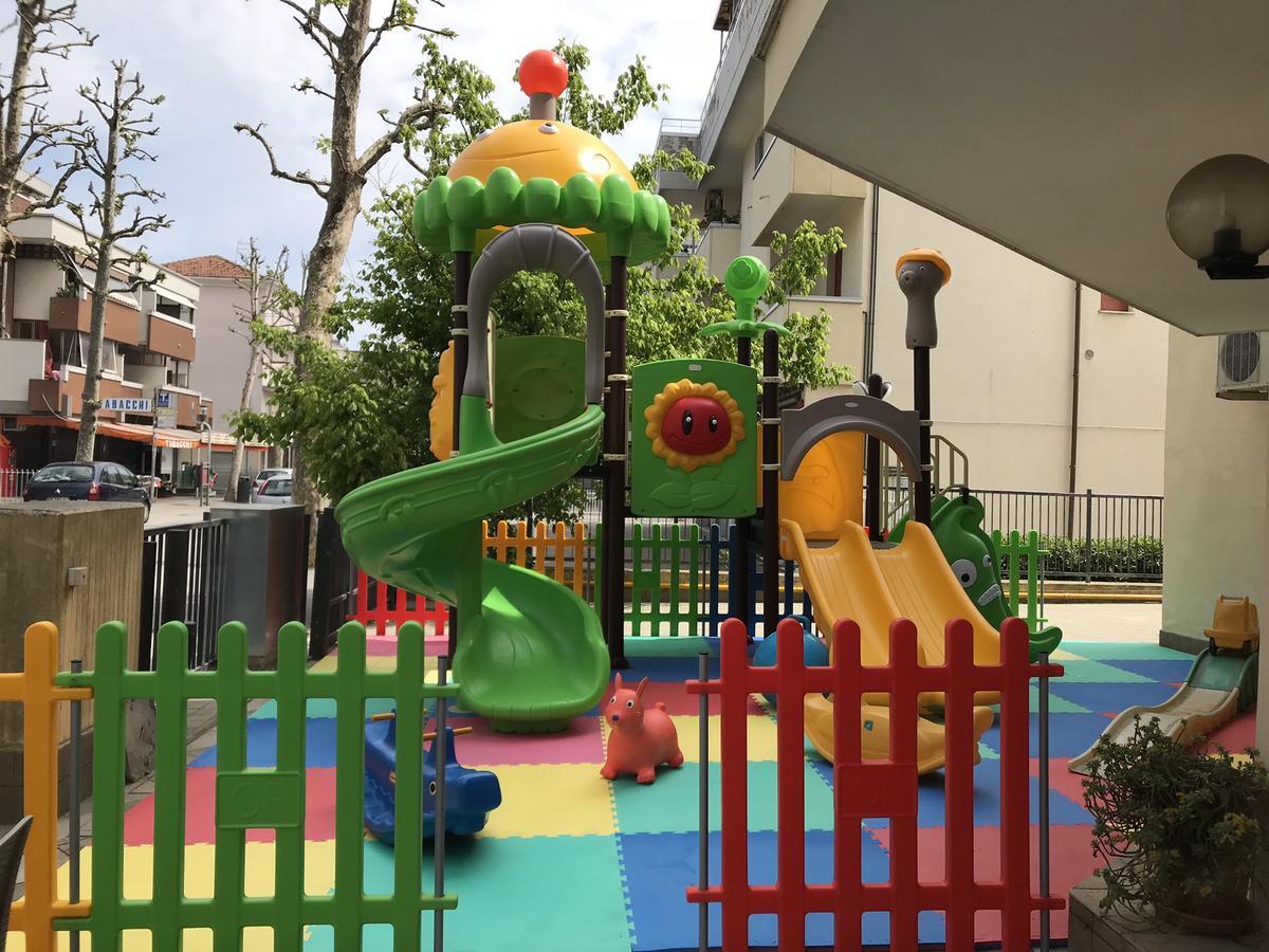 Hotel Gambrinus Rimini Dış mekan fotoğraf